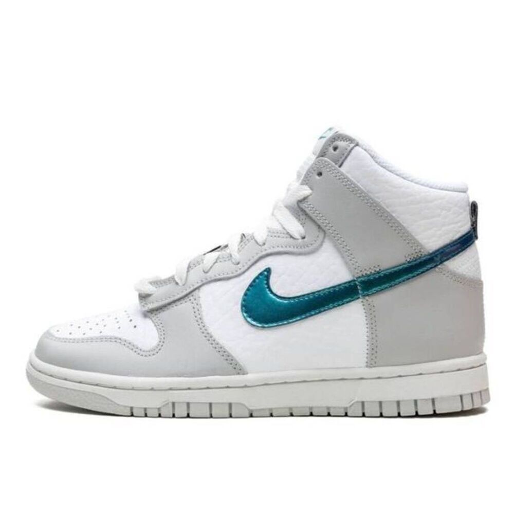 NWOB NIKE Dunk High 'FLS' Sneakers Size 6